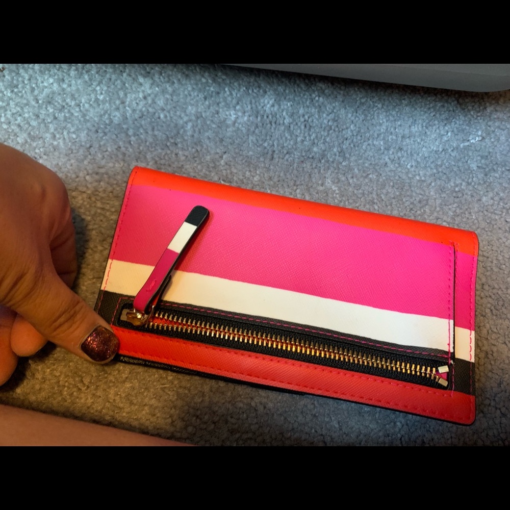 COPY - Kate spade wallet multi - Picture 3 of 3